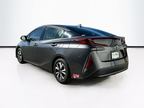 Used 2017 Toyota Prius Prime Premium image 5