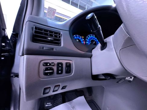 Used 2008 Toyota Sienna XLE Limited image 16