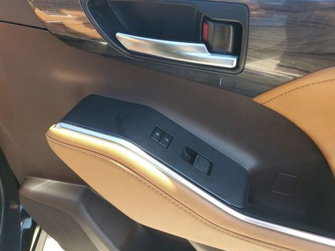 Certified 2021 Toyota Highlander Platinum image 50