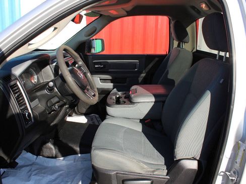 Used 2018 RAM 2500 Tradesman w/ Chrome Appearance Group AWD/4WD image 8