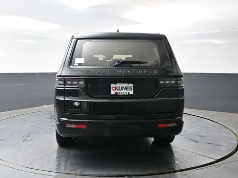 Used 2023 Jeep Grand Wagoneer Series II AWD/4WD image 11