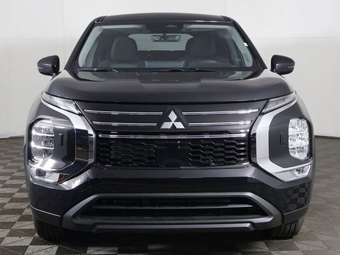 New 2026 Mitsubishi Outlander ES image 12