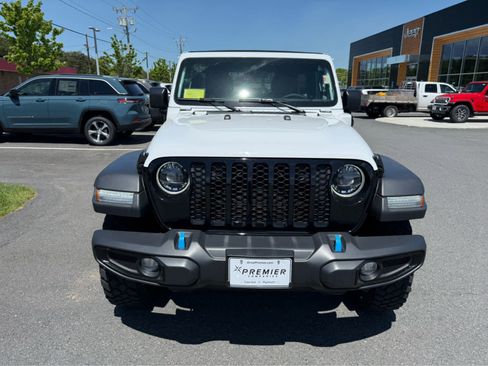 Used 2023 Jeep Wrangler Unlimited w/ Sun & Screen Package AWD/4WD image 3