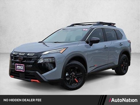 Used 2025 Nissan Rogue SV AWD/4WD image 1