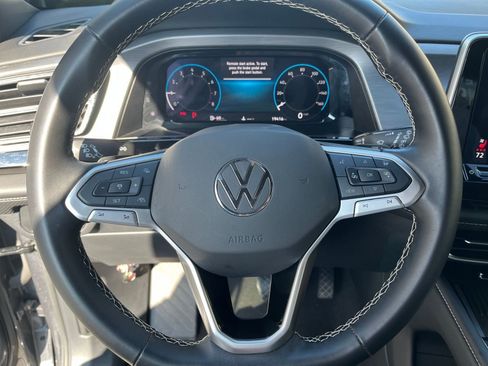 Used 2025 Volkswagen Atlas Cross Sport SE image 31