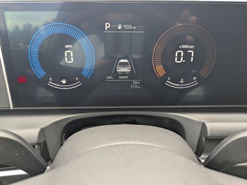 Used 2025 Hyundai Santa Cruz SE image 23