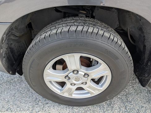 Used 2015 Toyota Sequoia SR5 w/ Premium Package image 12