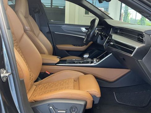 Used 2021 Audi RS 6 w/ Executive Package AWD/4WD image 9
