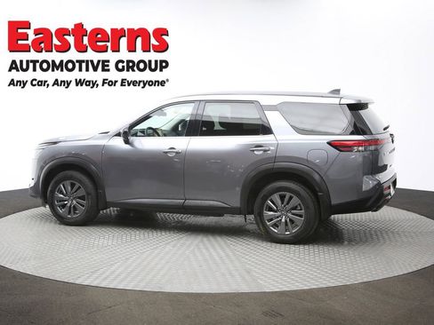 Used 2024 Nissan Pathfinder S image 61