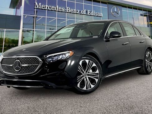 New 2026 Mercedes-Benz E 350 4MATIC Sedan image 2