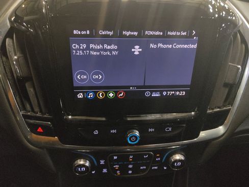 Used 2020 Chevrolet Traverse LT FWD image 25