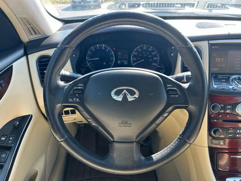 Used 2016 INFINITI QX50 Sport Utility 4D w/ Premium Package image 12