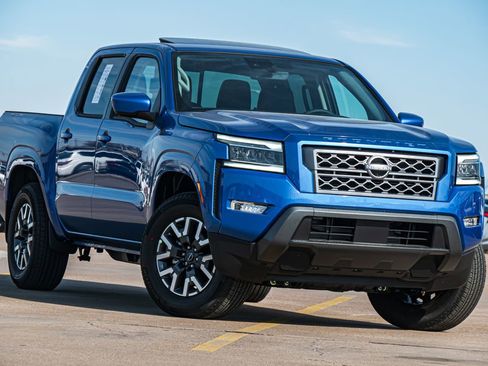 Used 2024 Nissan Frontier SL w/ Technology Package image 2