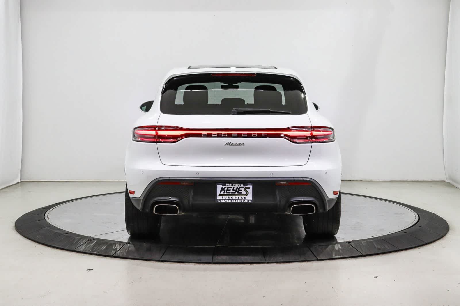 Used 2024 Porsche Macan AWD/4WD image 3