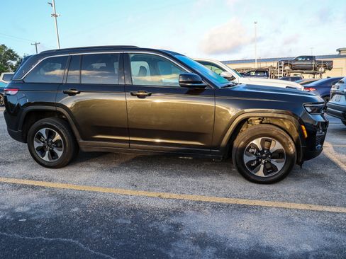 Used 2024 Jeep Grand Cherokee Limited 4xe AWD/4WD image 7