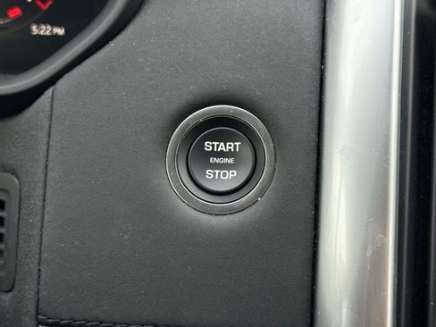 Certified 2025 Land Rover Discovery S image 33