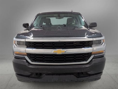 Used 2019 Chevrolet Silverado 1500 W/T w/ WT Convenience Package image 3