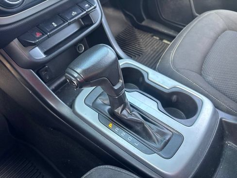 Used 2017 Chevrolet Colorado LT w/ LT Convenience Package RWD image 21
