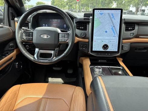 Used 2024 Ford Expedition Platinum AWD/4WD image 20