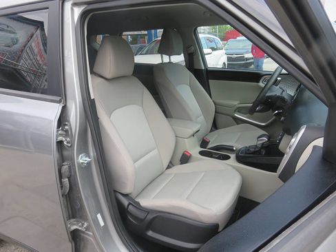 Used 2023 Kia Soul LX w/ LX Technology Package FWD image 11