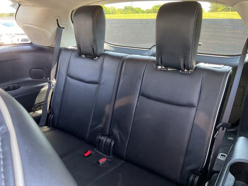 Used 2019 INFINITI QX60 Luxe w/ Essential Package FWD image 25