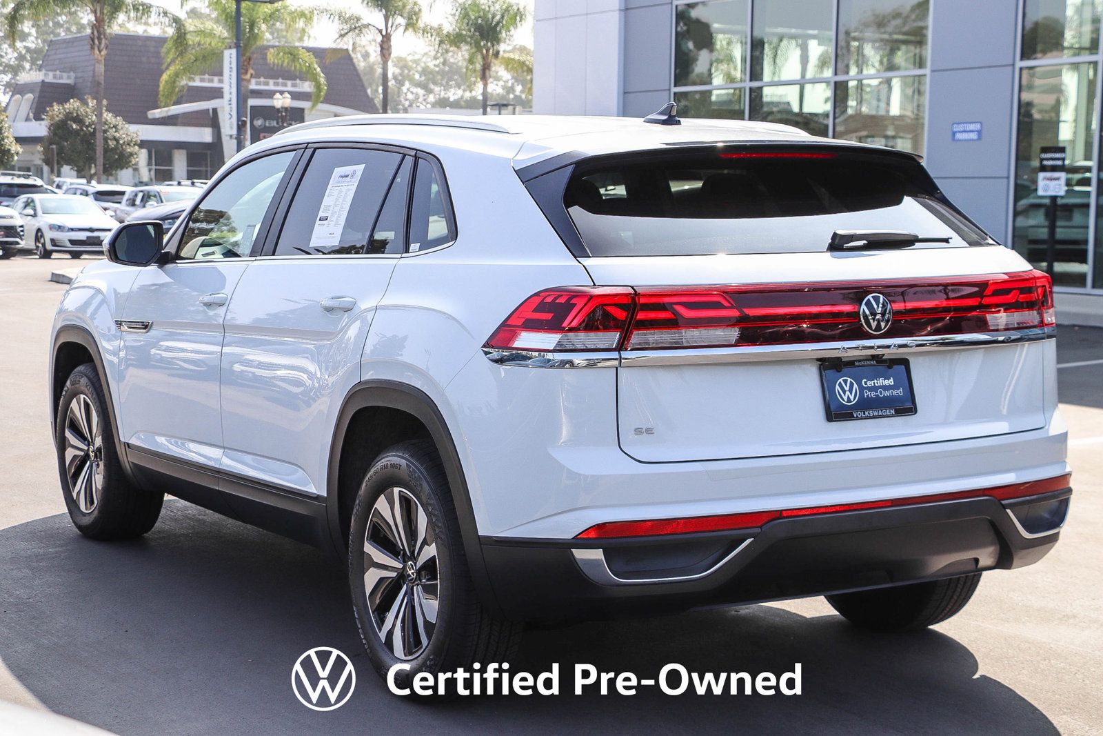 Used 2024 Volkswagen Atlas Cross Sport SE FWD image 9