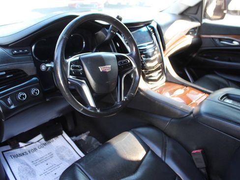 Used 2016 Cadillac Escalade Luxury AWD/4WD image 19