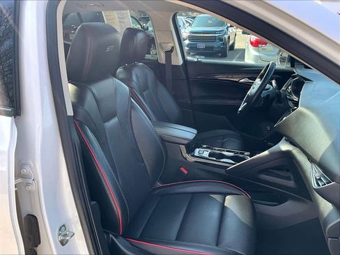 Used 2023 Buick Envision Essence w/ Technology Package I image 11