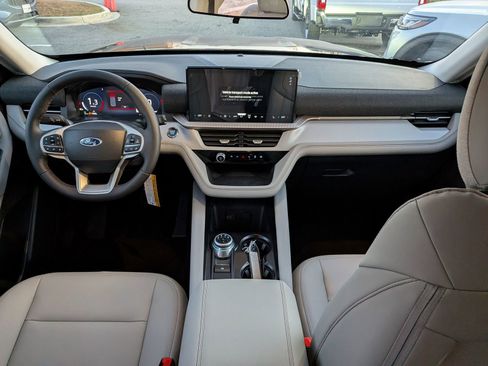 New 2026 Ford Explorer Active w/ Active Comfort Package image 17