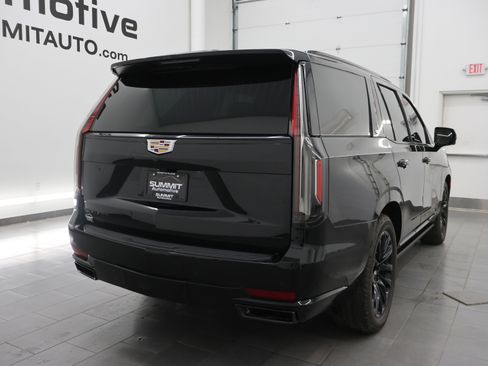 Used 2021 Cadillac Escalade Sport Platinum AWD/4WD image 4