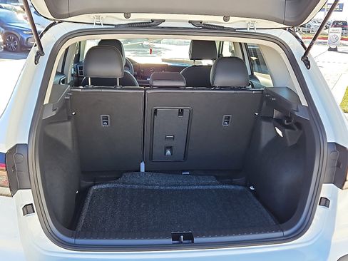 New 2026 Volkswagen Taos SE image 6