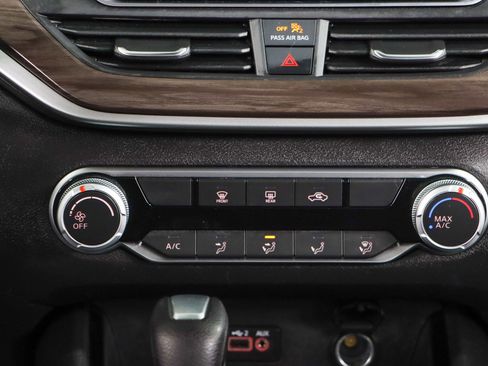 Used 2024 Nissan Altima 2.5 SV image 20