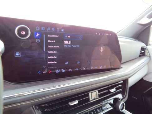 Used 2025 Chevrolet Tahoe Premier image 26