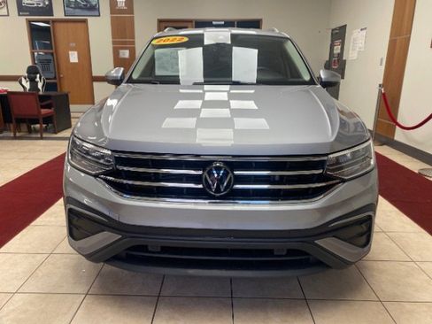 Used 2022 Volkswagen Tiguan SE image 8