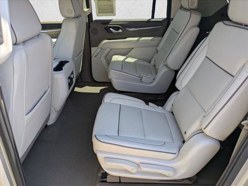Used 2023 GMC Yukon XL Denali AWD/4WD image 18