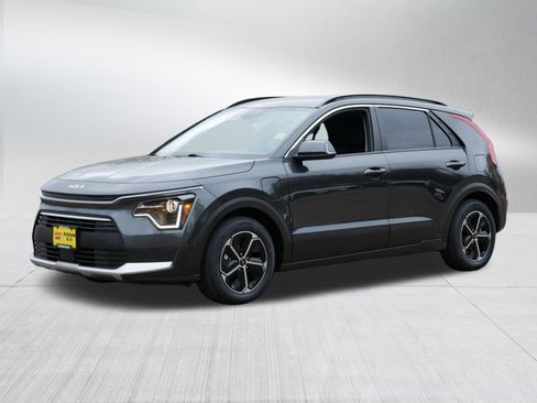 Certified 2023 Kia Niro EX w/ EX Cold Weather Package image 3