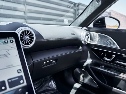 Used 2022 Mercedes-Benz SL 63 AMG 4MATIC w/ AMG Aerodynamic Package image 70