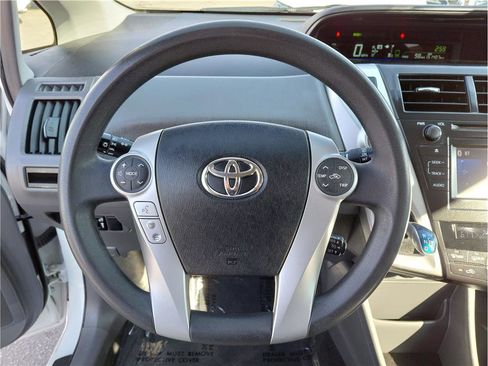 Used 2014 Toyota Prius V Two image 8