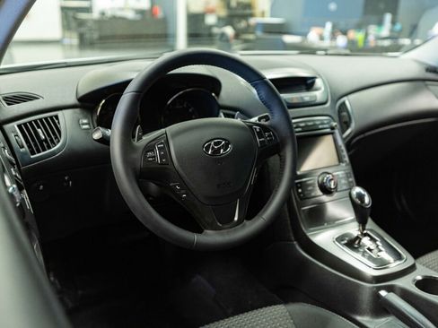 Used 2012 Hyundai Genesis 2.0T RWD image 9