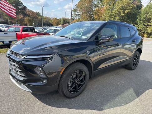 New 2025 Chevrolet Blazer LT w/ Convenience Package image 3