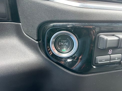 Used 2025 GMC Sierra 1500 SLT image 51