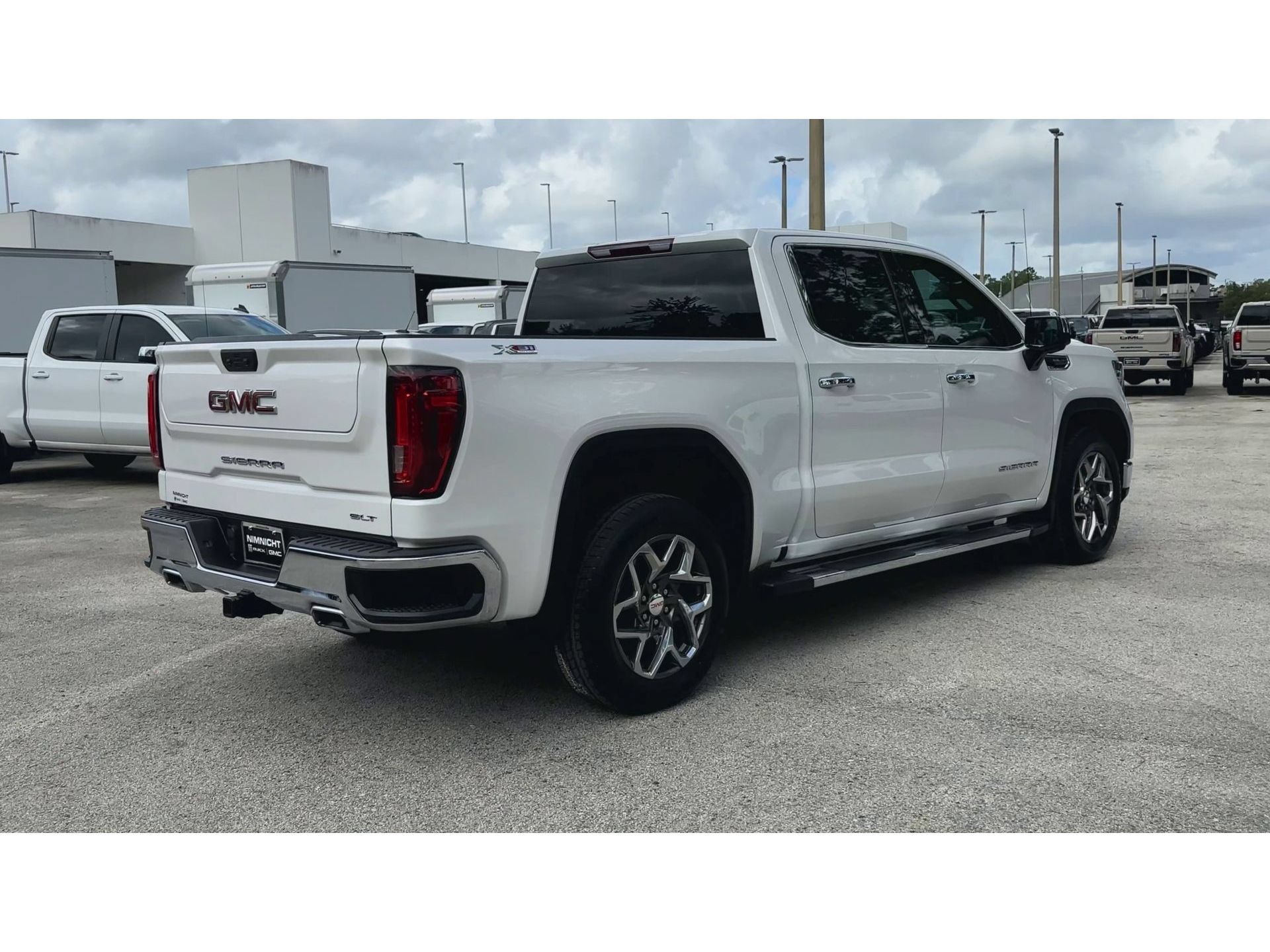 Certified 2023 GMC Sierra 1500 SLT w/ SLT Premium Package AWD/4WD image 8