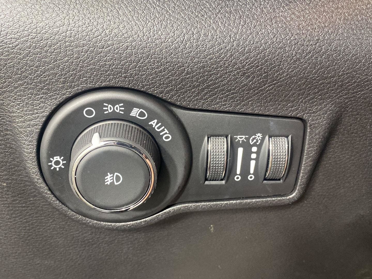 Used 2024 Jeep Compass Limited w/ Sun and Sound Group AWD/4WD image 21