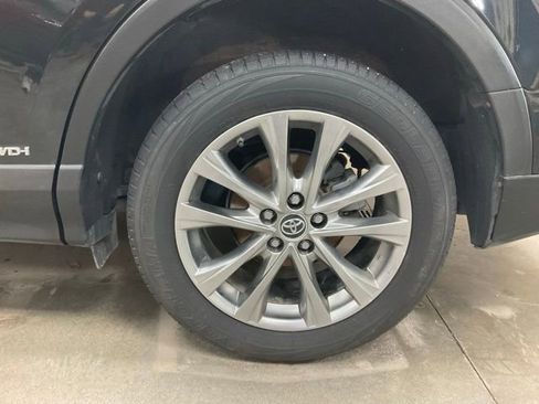 Used 2016 Toyota RAV4 Limited image 18