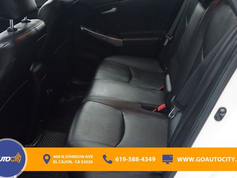 Used 2015 Toyota Prius Persona Series FWD image 14