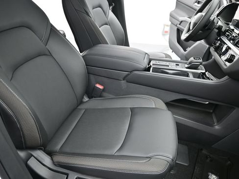 New 2026 Nissan Pathfinder SL FWD image 7