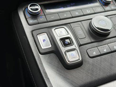 Used 2024 Hyundai Palisade Limited FWD image 14