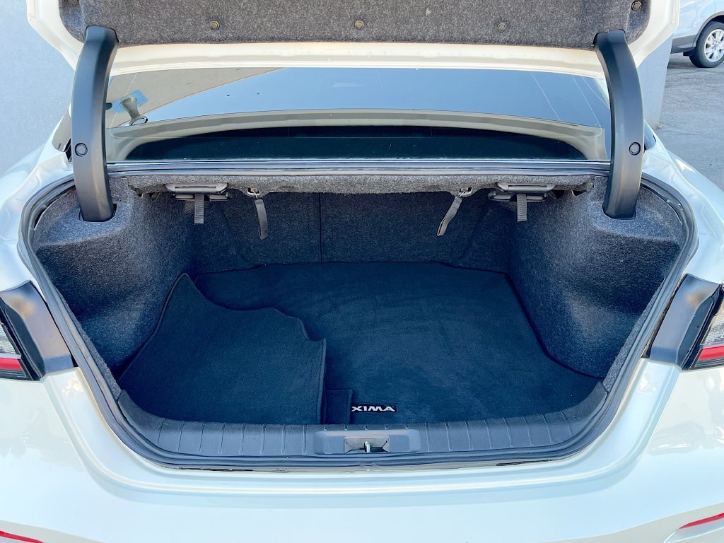 Used 2023 Nissan Maxima Platinum w/ Sport Mat Group FWD image 28