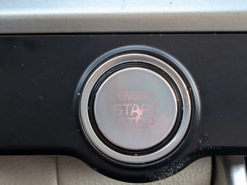 Used 2022 Kia Carnival LX FWD image 38
