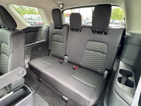 Used 2024 Nissan Pathfinder SV w/ SV Premium Package FWD image 22